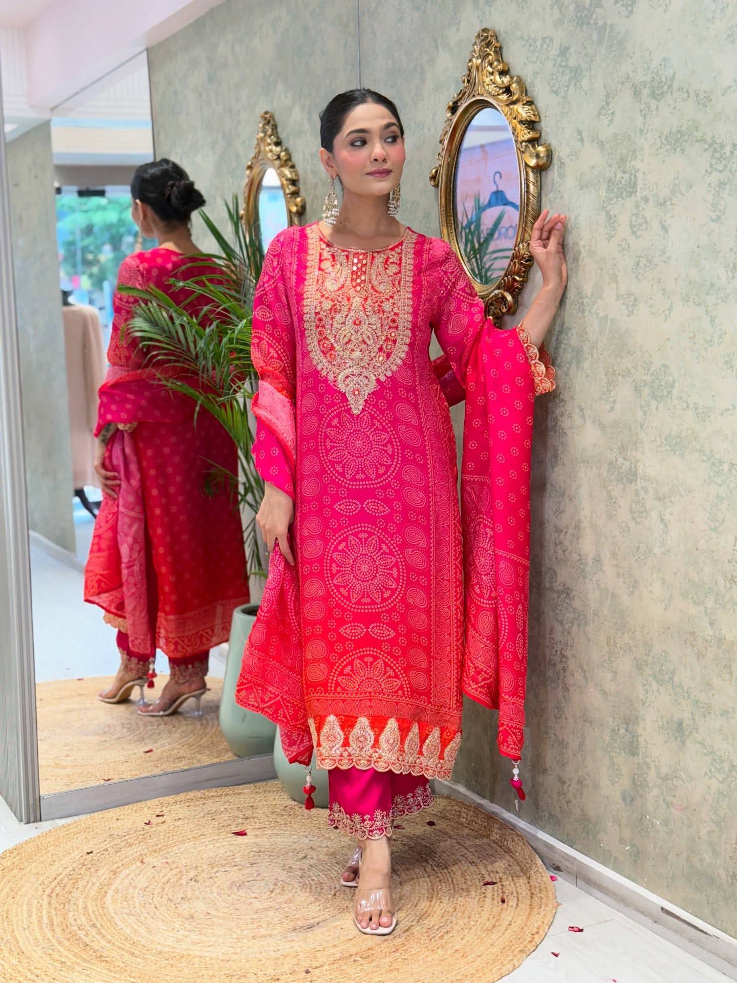 stylish pakistanu\i suit with great personality