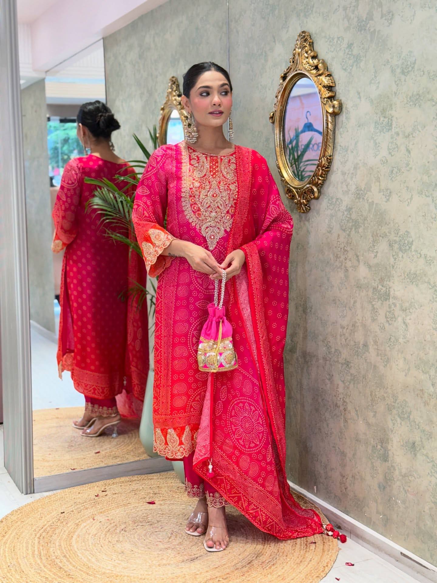 stylish pakistanu\i suit with great personality