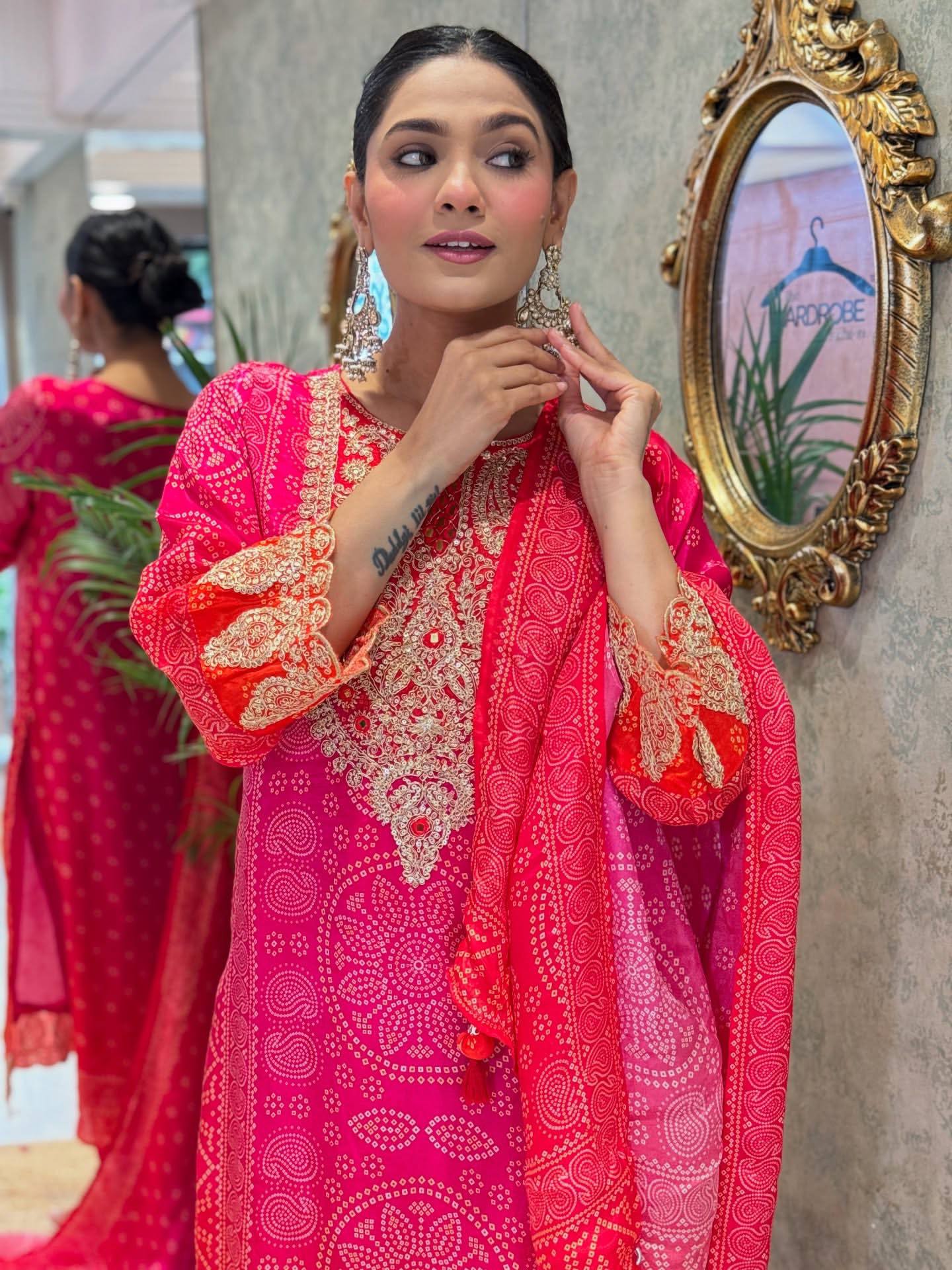 stylish pakistanu\i suit with great personality