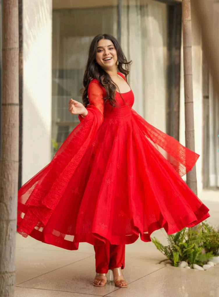 Grace in Motion: The Elegance of Red