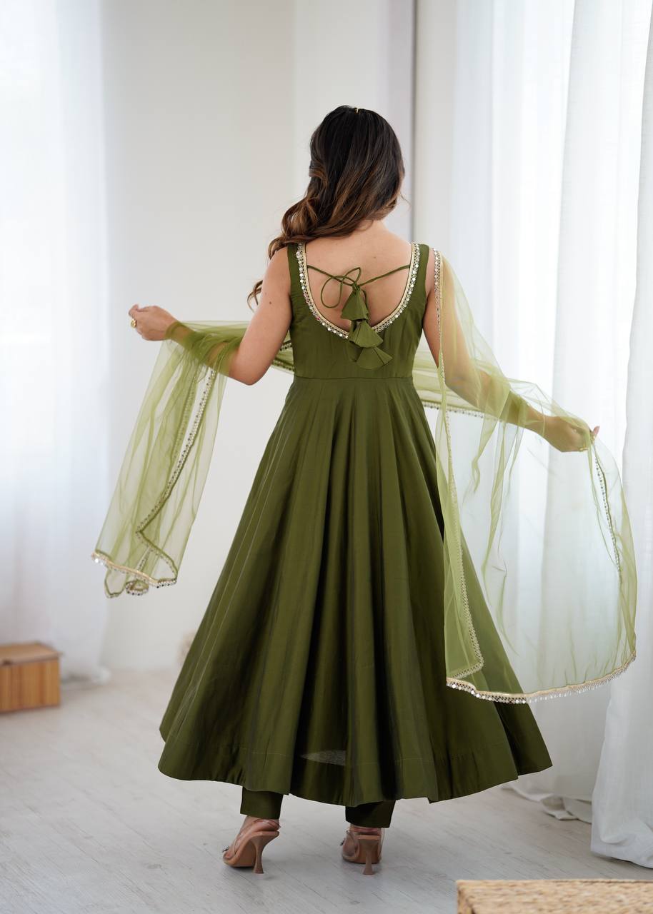 Elegant Black Ethnic Wear for Any Occasion