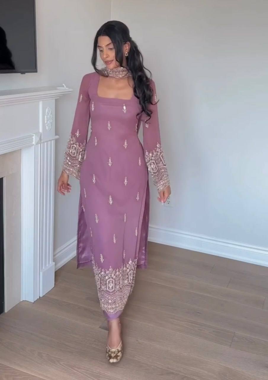 Fashionable Fusion of Tradition and Style