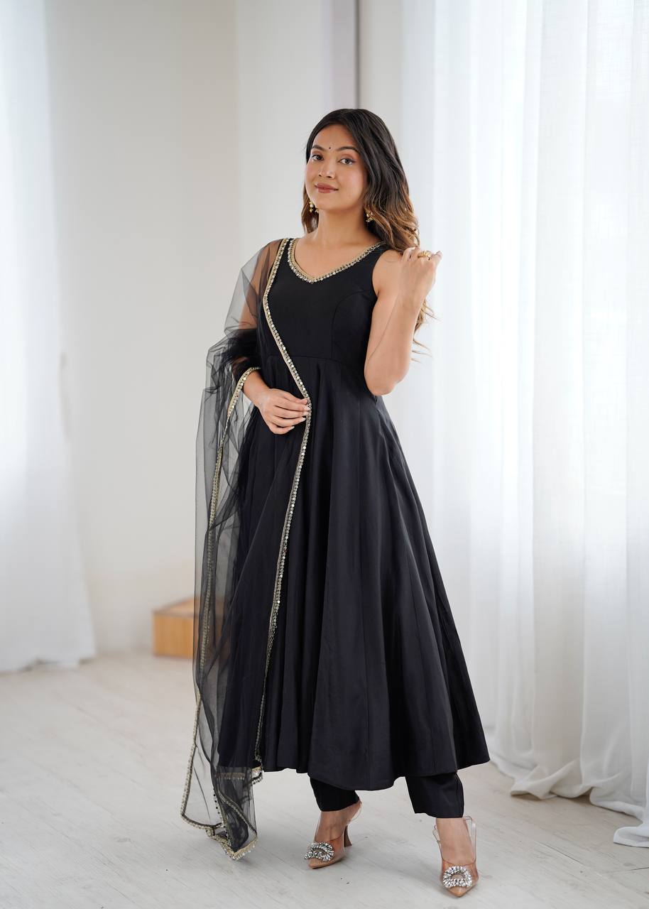 Elegant Black Ethnic Wear for Any Occasion