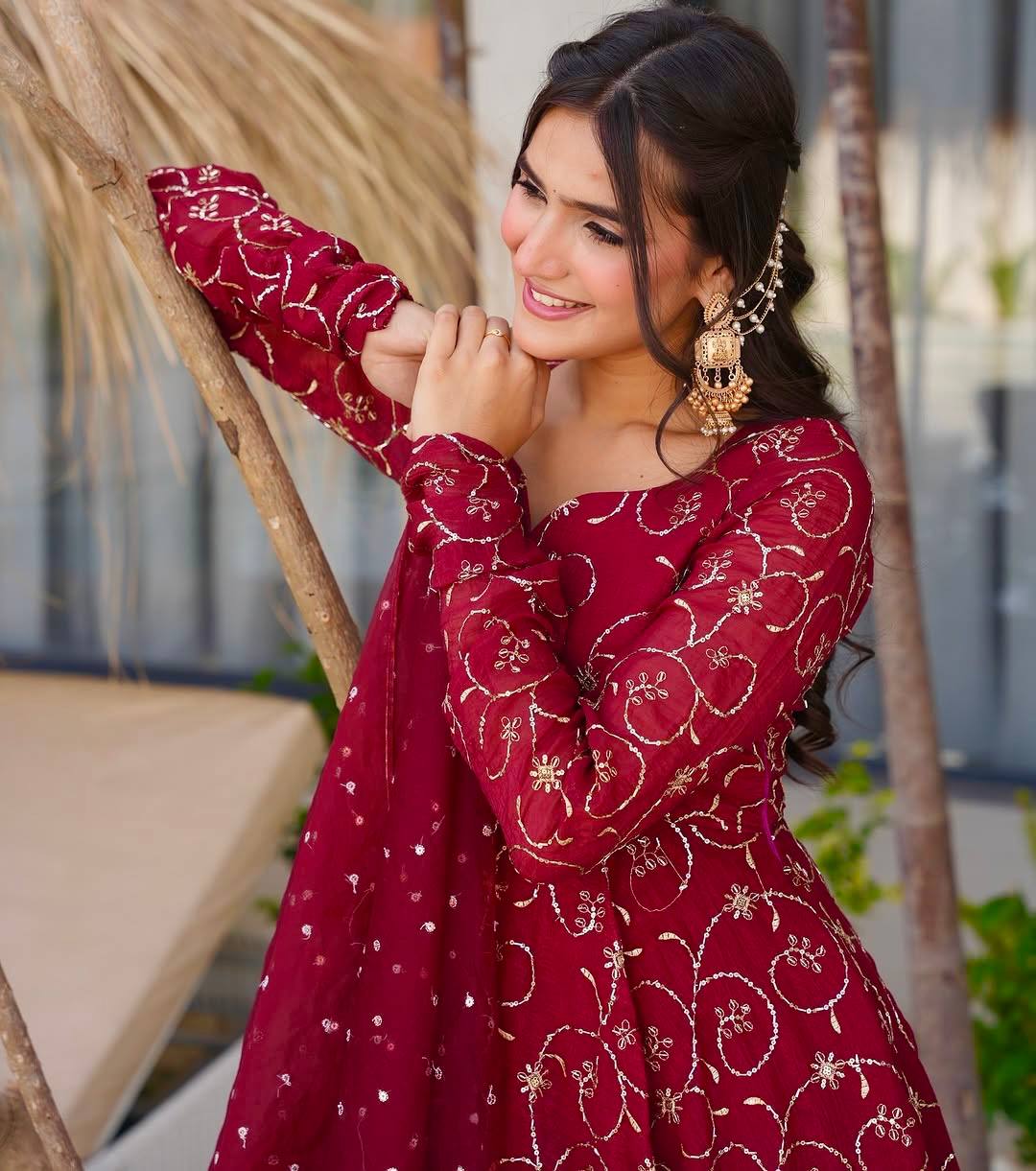 Elegant Elegance: The Perfect Festive Attire