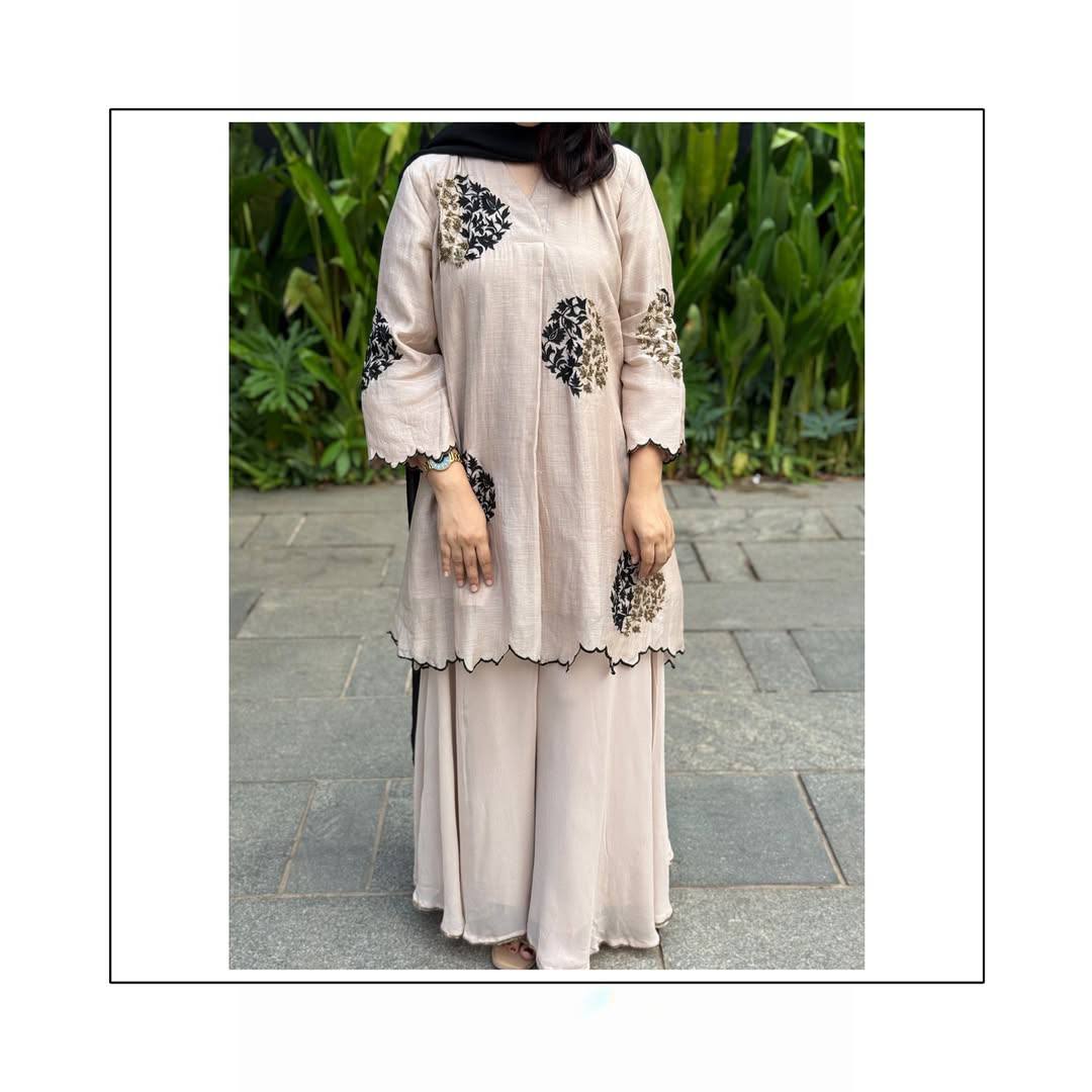 Chic Bohemian Style Outfit for Women