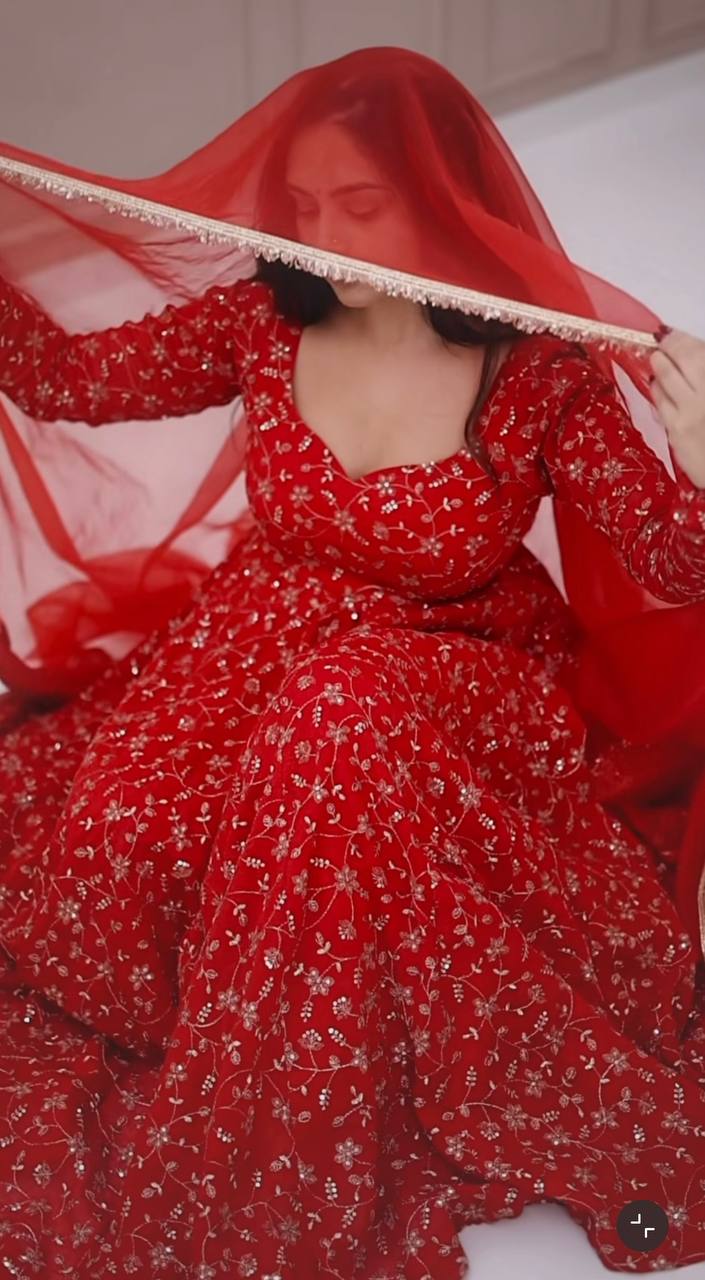 Vibrant Red Attire for Festive Occasions