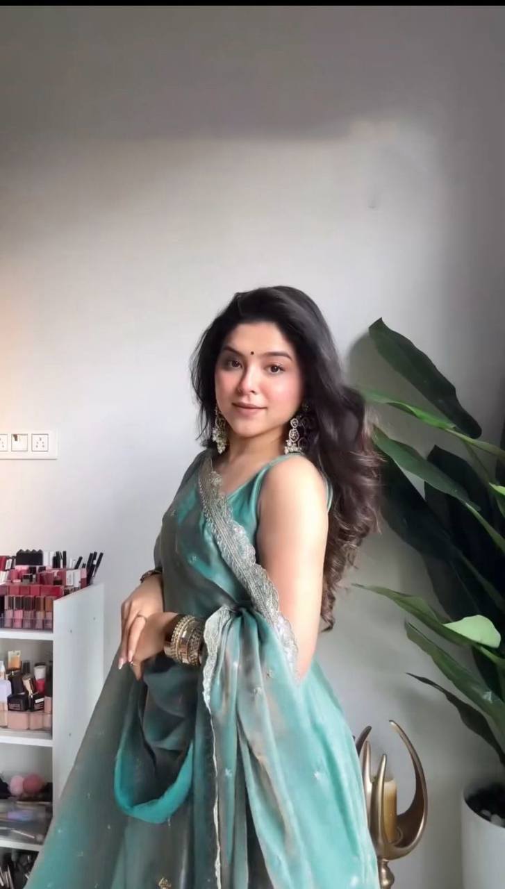 Aqua Grace: The Serene Teal Ensemble