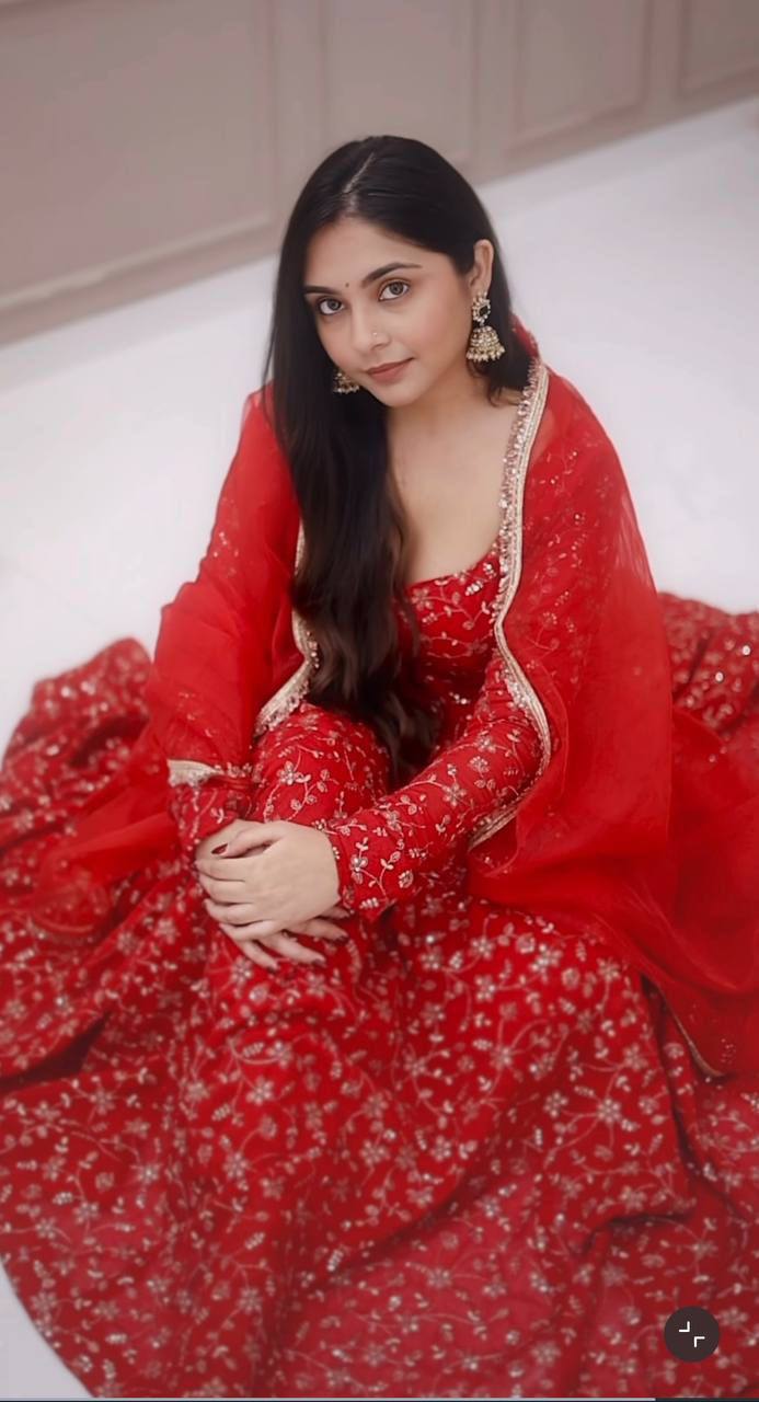 Floral Fantasy: The Perfect Ethnic Ensemble