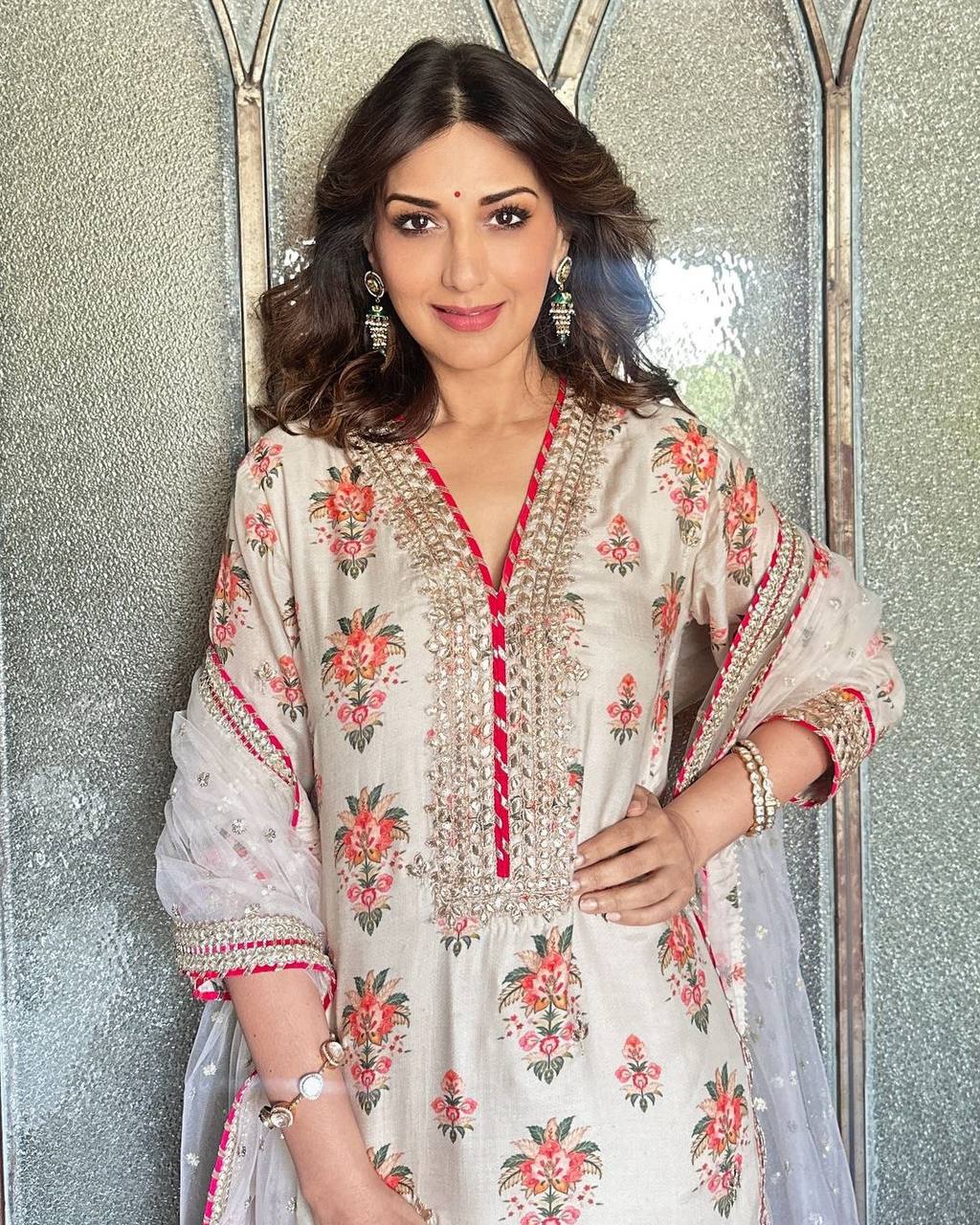 Chic Floral Kurta Set for Effortless Style