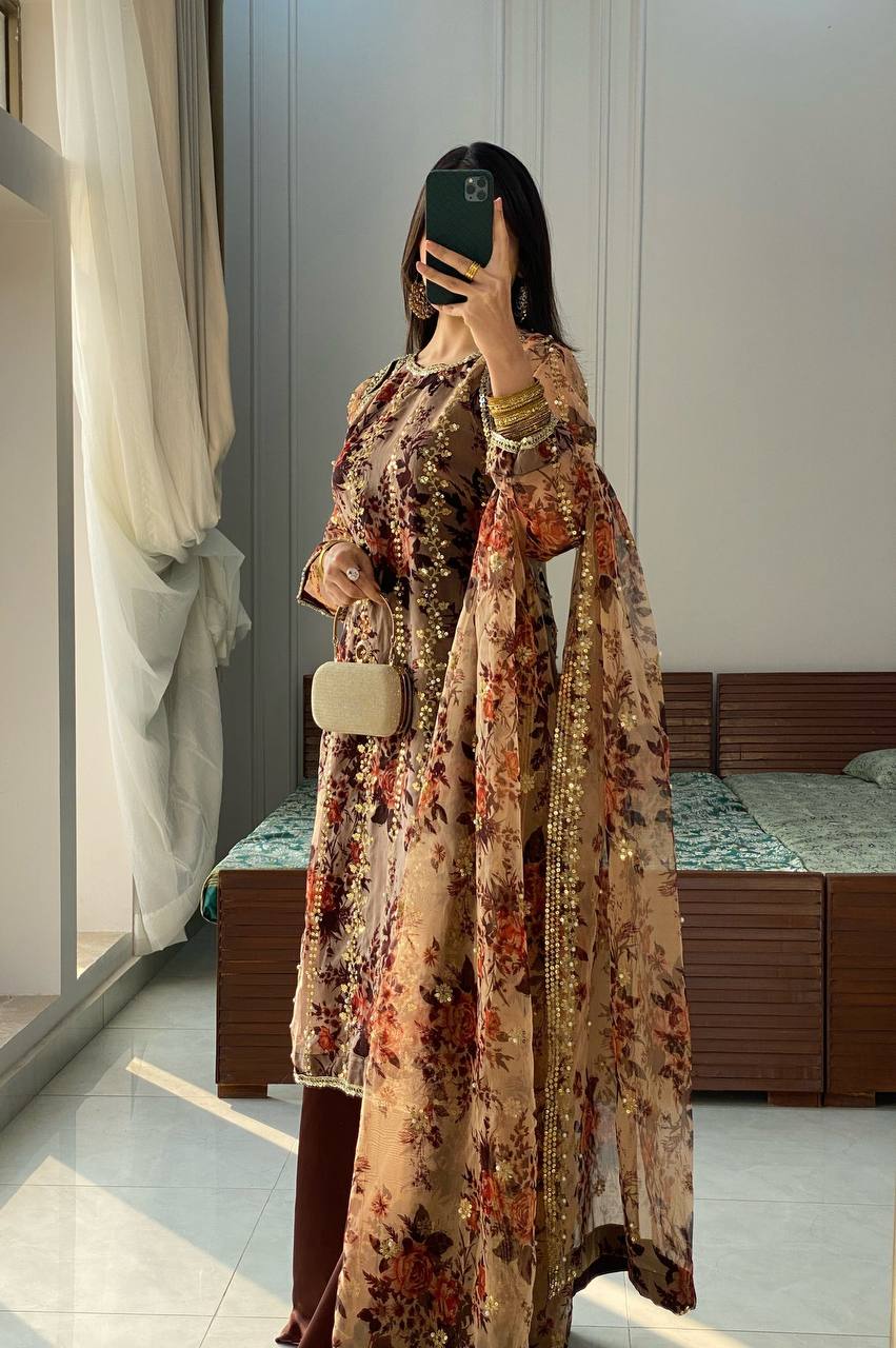 Homebound Beauty A Woman's Selfie Adventure Unveiled