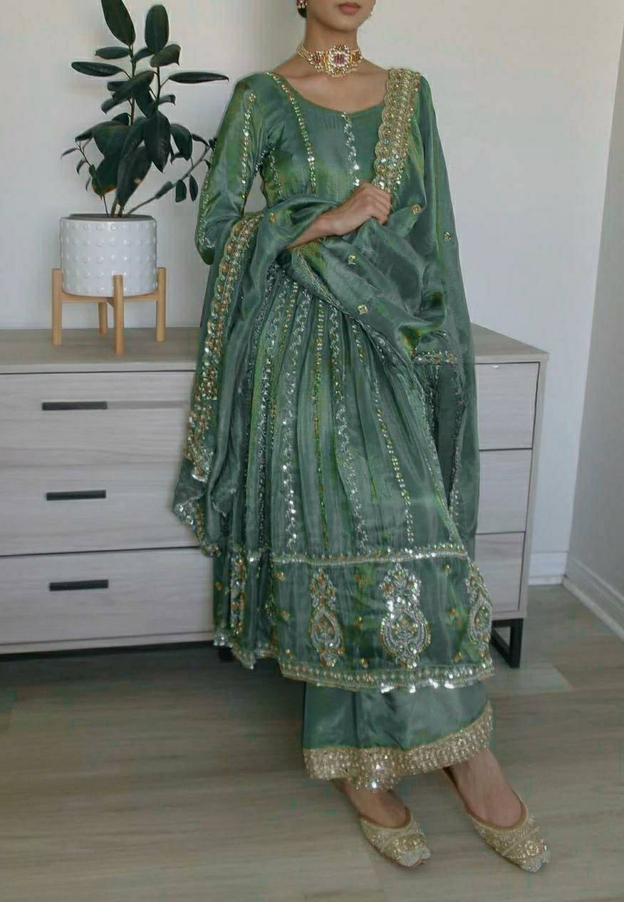 Sparkling Serenity: The Perfect Ensemble