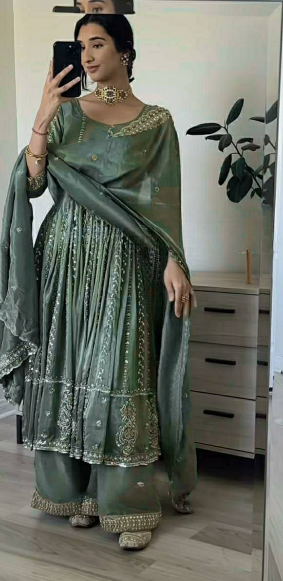 Sparkling Serenity: The Perfect Ensemble